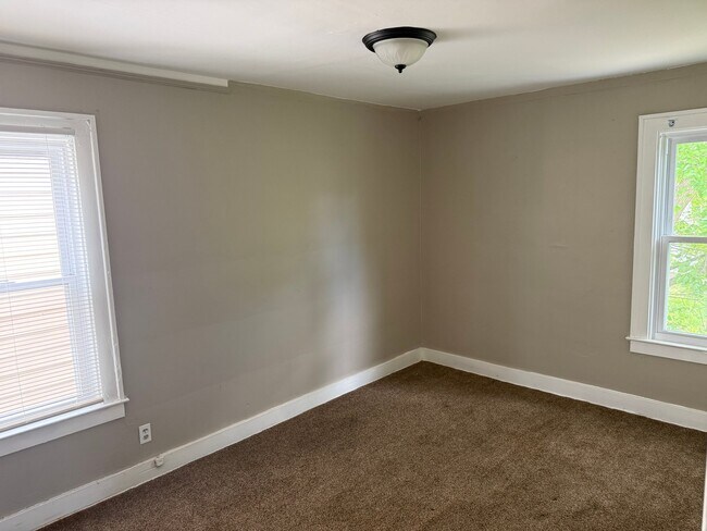 Foto del edificio - 16728 Woodingham Dr