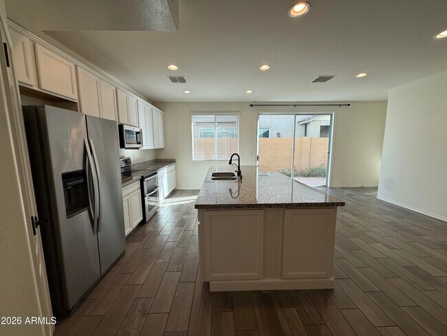 Foto del edificio - 4377 E Toledo St