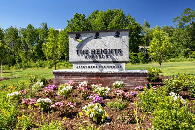 Foto del edificio - The Heights Amesbury