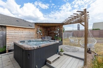 Building Photo - 1009 Cadence Dr