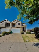 Building Photo - 2741 Garden Dr