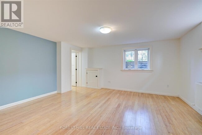 Building Photo - 345 Walmer Rd