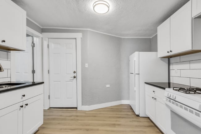 Building Photo - 1213 12th St