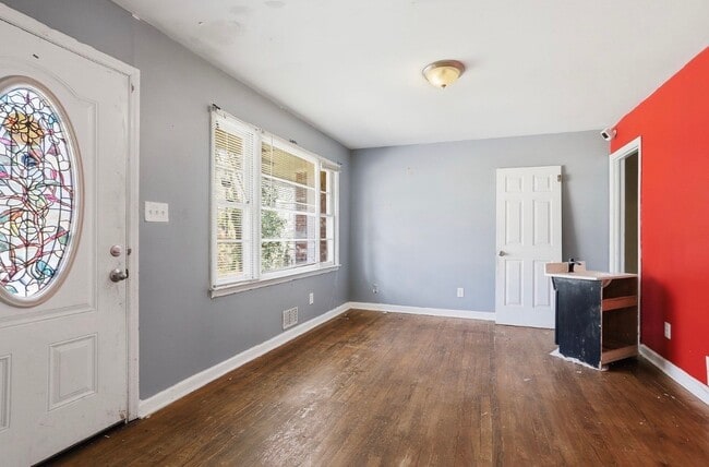 Foto del edificio - 1548 Sylvan Rd SW