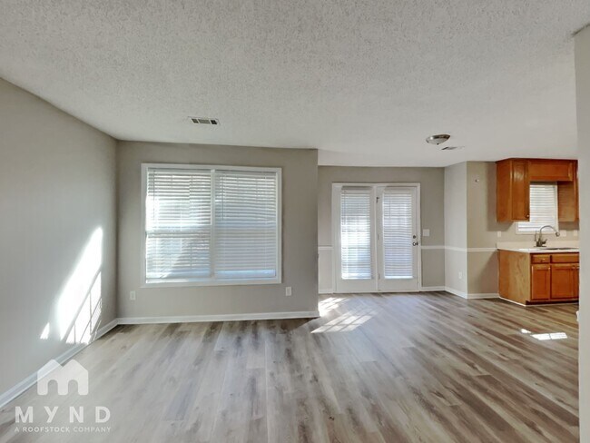 Foto del edificio - 203 Peachtree Glen Dr