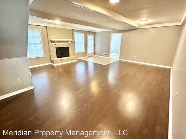 Building Photo - 4 br, 2 bath Apartment - 2156 Tramway Pl