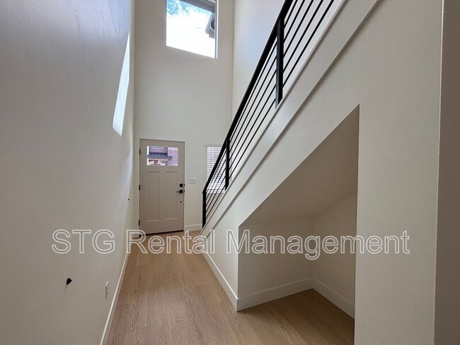 Foto del edificio - 73 N 520 W