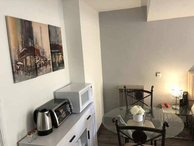 Foto del edificio - 7707 Romaine St