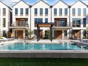 Building Photo - 4426 Cabell Dr