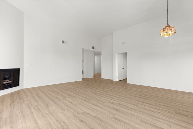 Interior Photo - Kester View