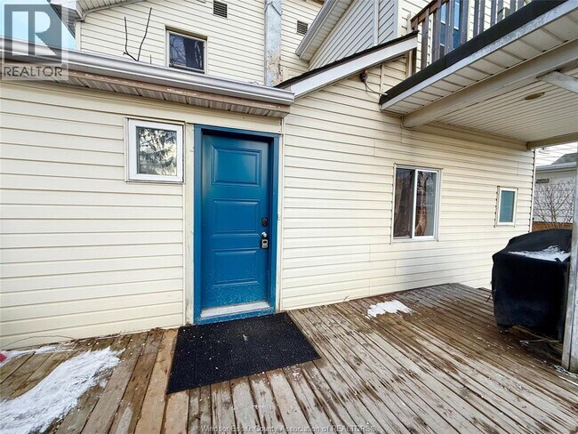 Photo du bâtiment - 427 Cameron Ave