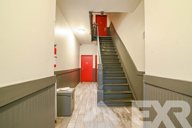 Building Photo - 162 Sumpter St