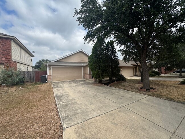 Photo - COMFORTABLE HOME | SINGLE STORY  |  CLOSE TO HWY 151 & 410 | SHOPPING & RESTAURANTS