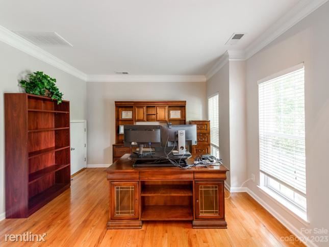 Foto del edificio - 5 br, 3 bath House - 7219 R Meyer Road