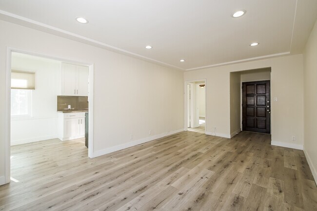 Foto del edificio - 1318 N Crescent Heights Blvd