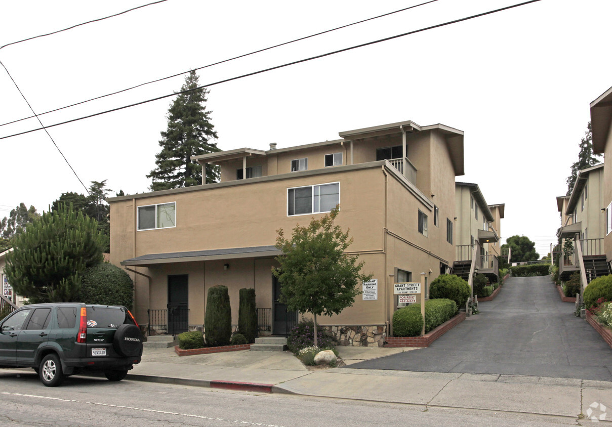 Primary Photo - Grant Street Apartments