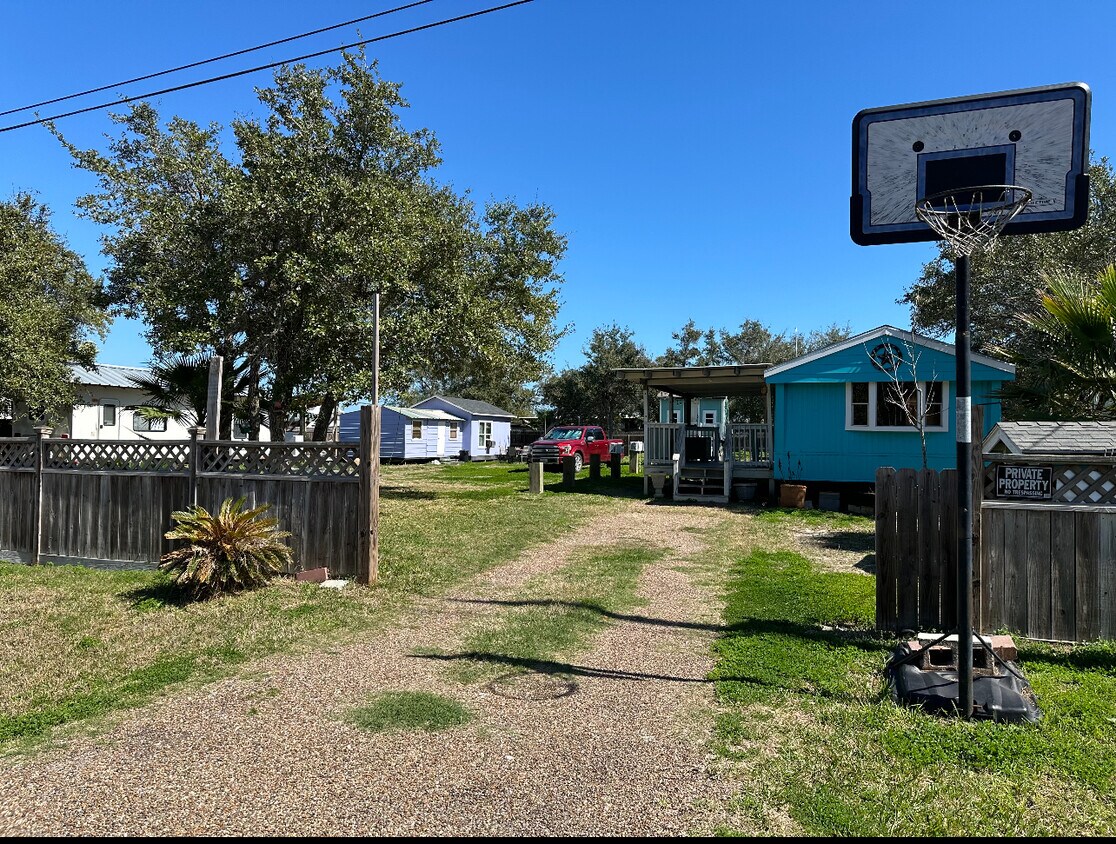 Primary Photo - 1212 San Antonio St