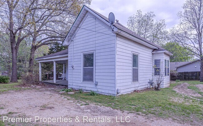Building Photo - 3 br, 2 bath House - 1729 W Matthews