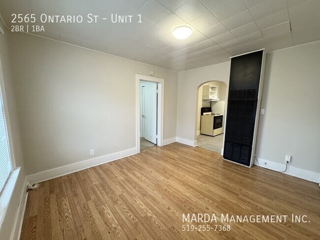 Photo du bâtiment - COZY 2BED/1BATH MAIN FLOOR UNIT IN WALKERVILLE PLUS HYDRO & GAS!