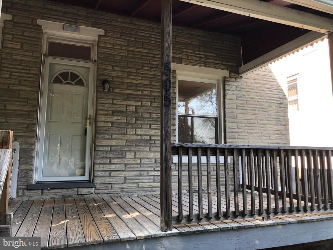 Primary Photo - 505 Rosemont Ave