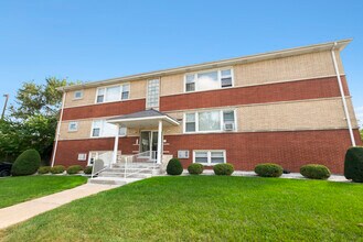 Building Photo - 7121 W 110th St