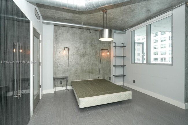 Foto del edificio - 690 SW 1st Ct