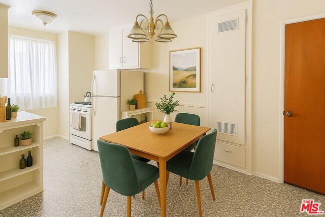 Building Photo - 828 N Alta Vista Blvd