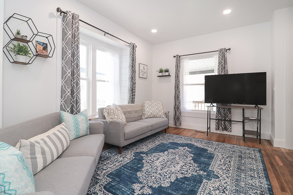 Foto principal - 10628 Lee Ave