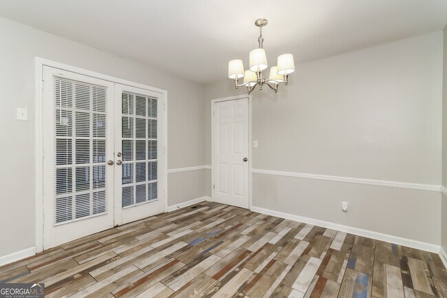 Building Photo - 1620 Sir Galahad Dr SW