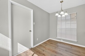 Building Photo - 3111 Timber View Dr