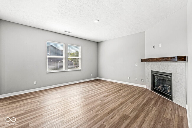 Building Photo - 5043 Maddox Ln