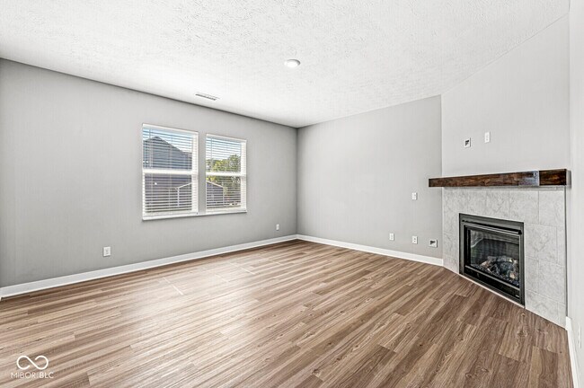 Foto del edificio - 5043 Maddox Ln
