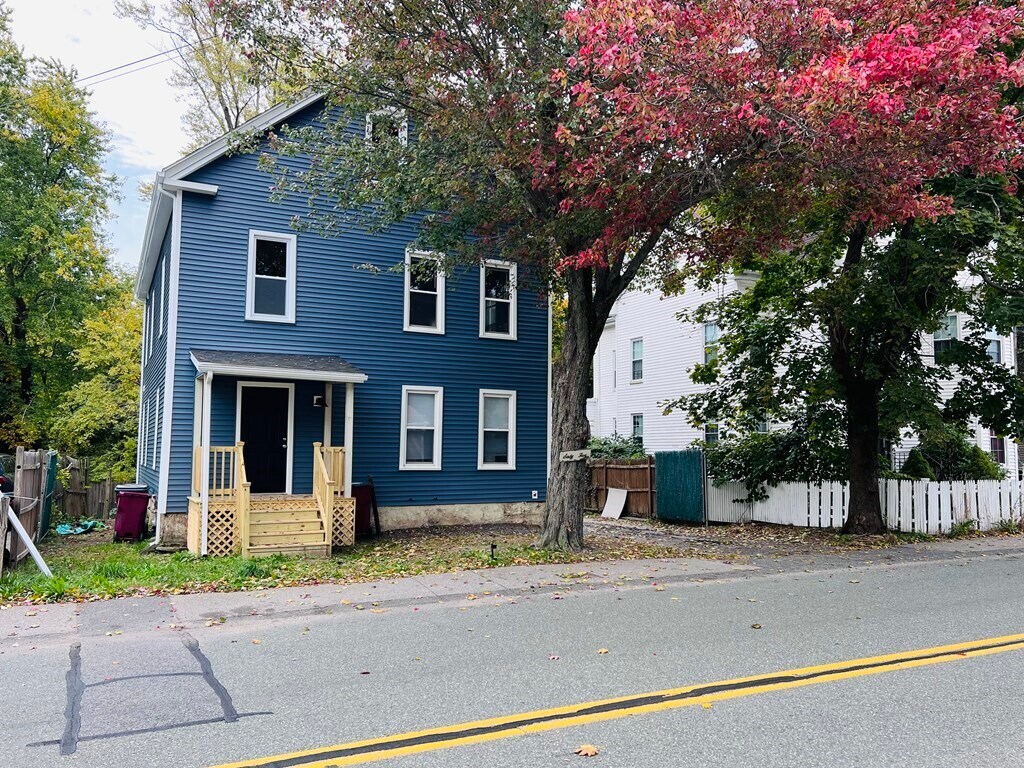 Primary Photo - 65 Oak St