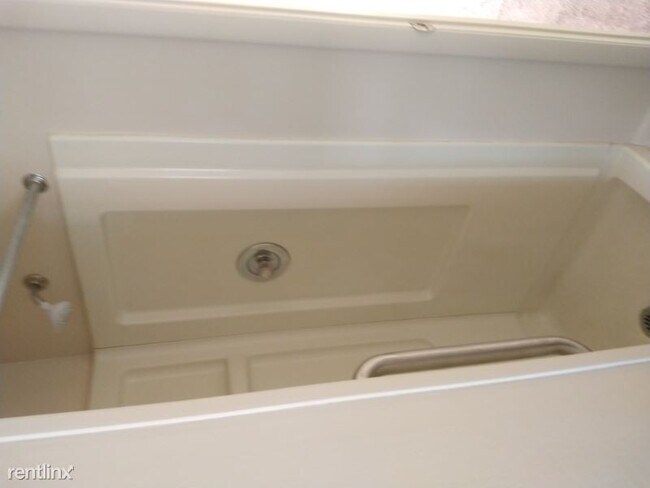 Building Photo - 12 E Liberty St