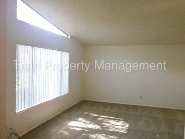Foto del edificio - 6557 Oakcreek Way