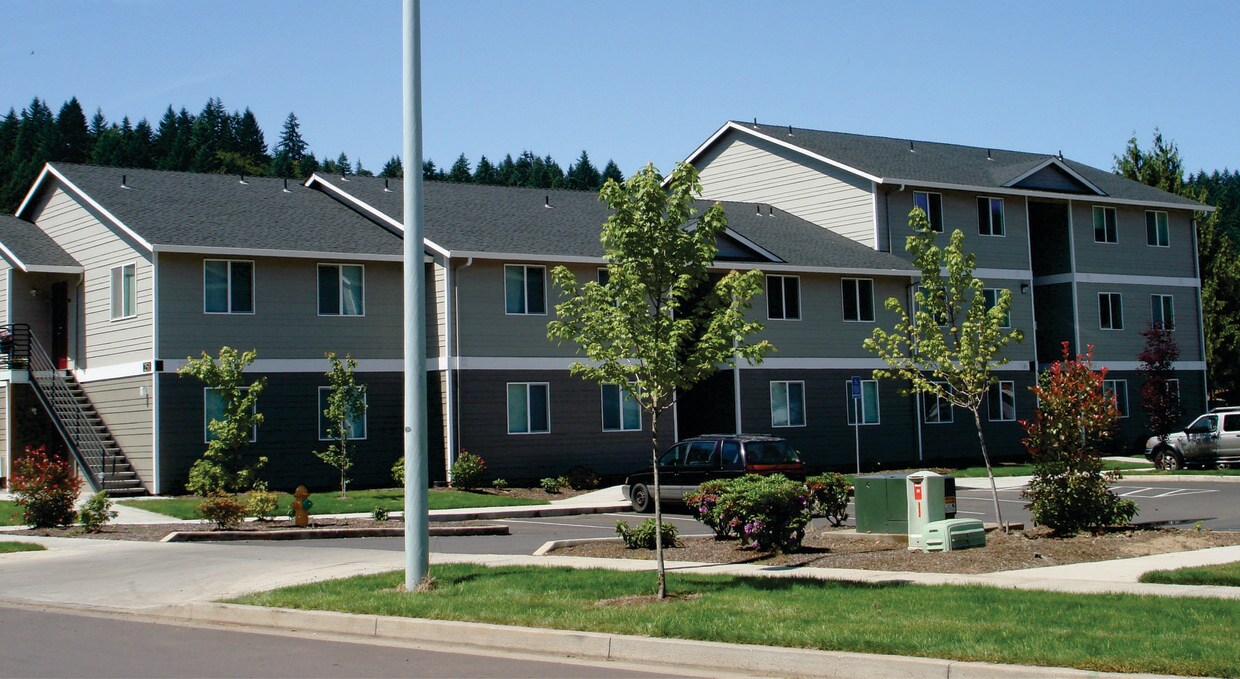 251 Pioneer Dr Unit K, Silverton, OR 97381 Apartments in Silverton