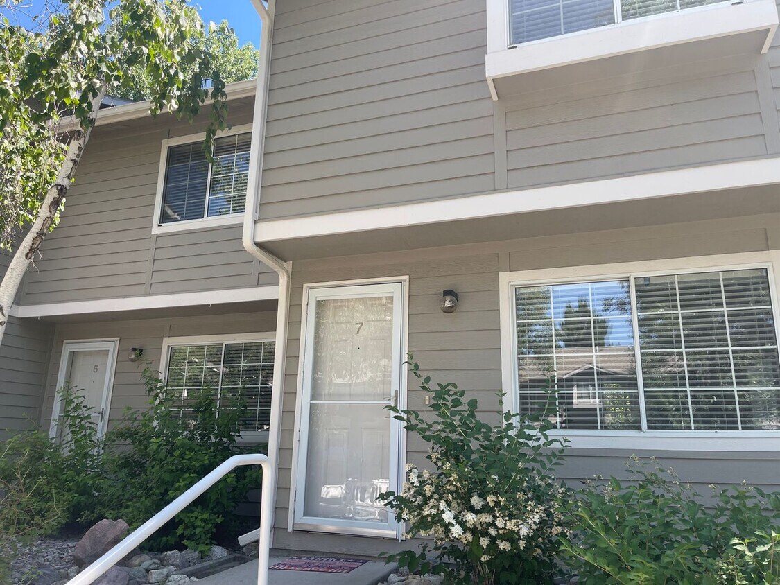 Foto principal - Large amazing condo in Grant Creek