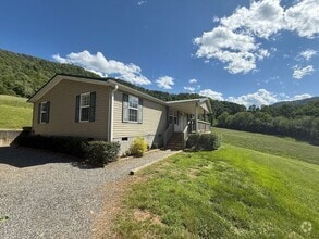 Building Photo - 296 Willow Creek Rd