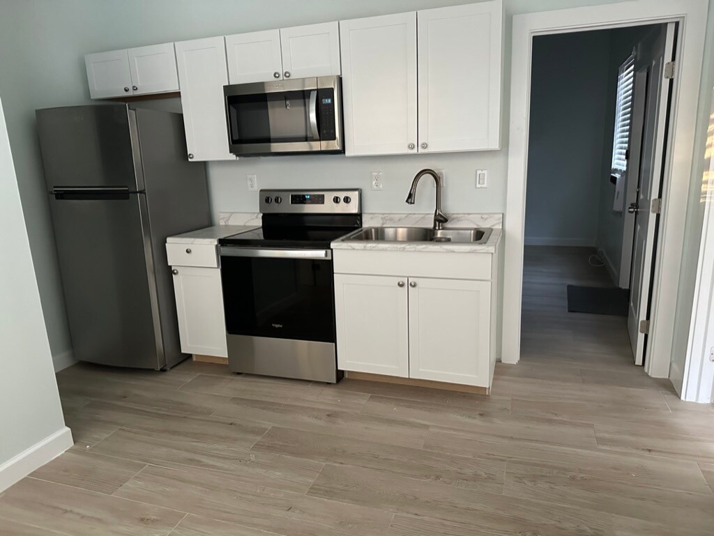 Kitchen - 1020 White St
