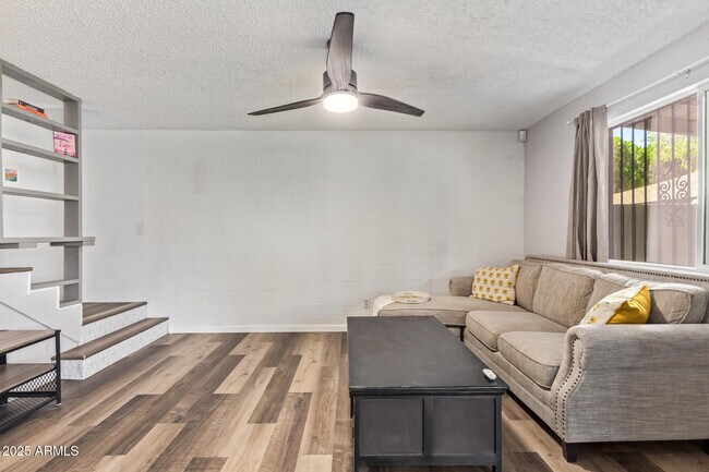 Foto del edificio - 8538 E Portland St