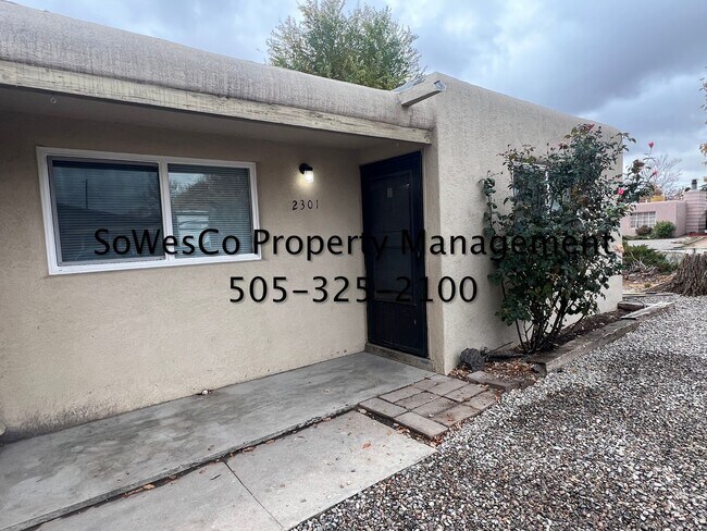 Foto del edificio - Updated 3 Bedroom 2 Bath 1 Car Garage