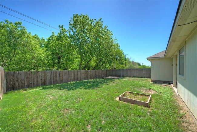 Building Photo - 400 Pheasant Ridge Dr
