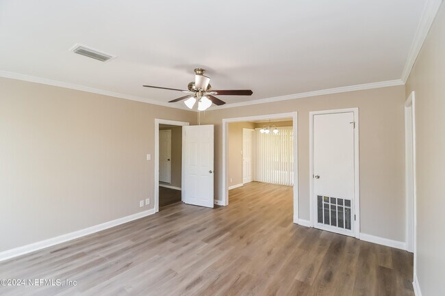 Building Photo - 4553 Revelstoke Dr