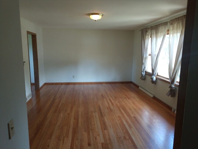 Foto del edificio - 3 Bedroom 1.5 Bath Single Family Home in H...