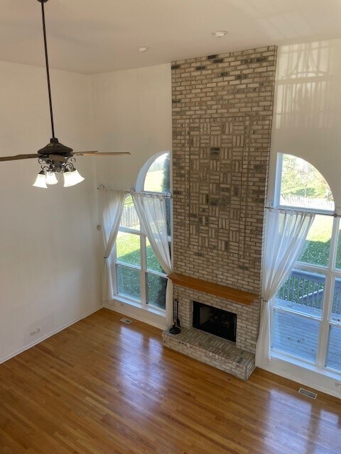 Foto del edificio - 1670 Highmeadow Ln