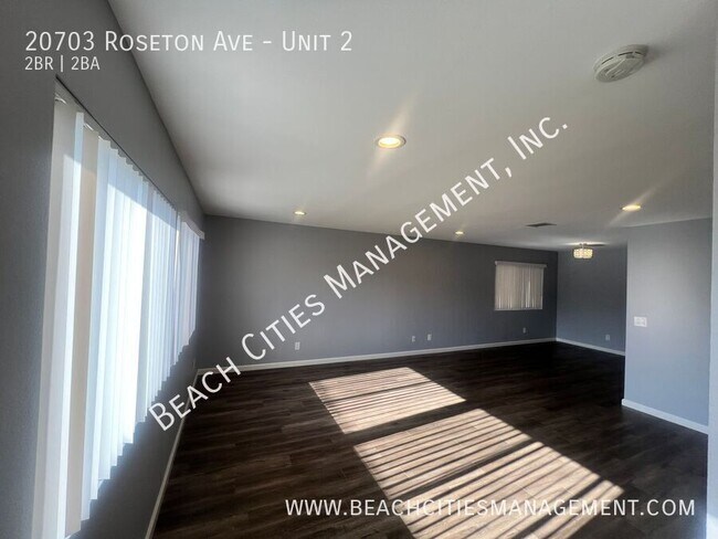 Foto del edificio - 20703 Roseton Ave