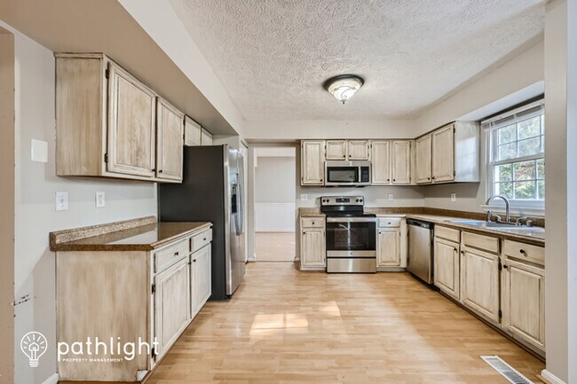 Foto del edificio - 9432 Seven Courts Dr, Nottingham, MD, 21236