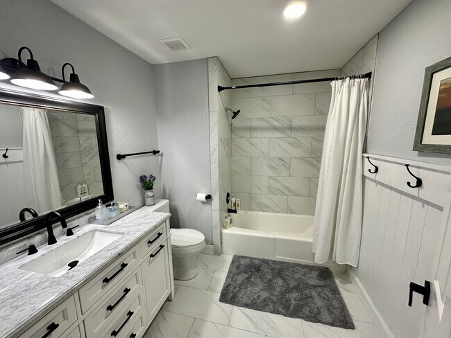 Foto del edificio - 1507 Geraldine Ln