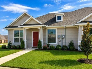 Building Photo - 1102 Newcastle Dr