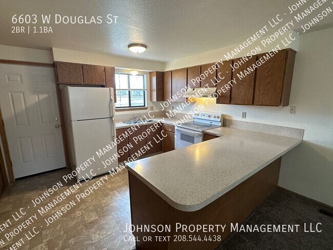 Foto del edificio - 6603 W Douglas St